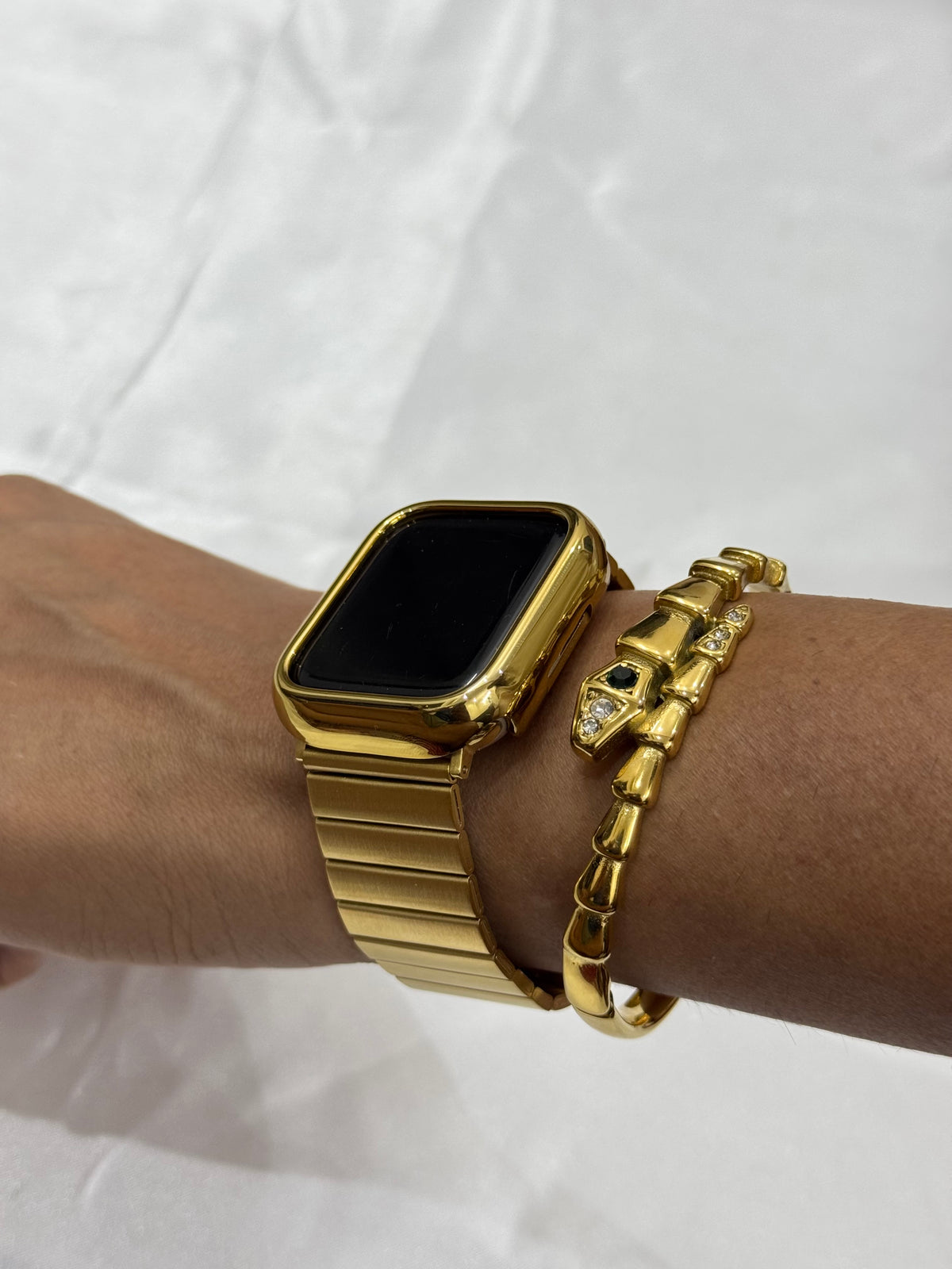 Model wearing Bamboo Magnetic Band