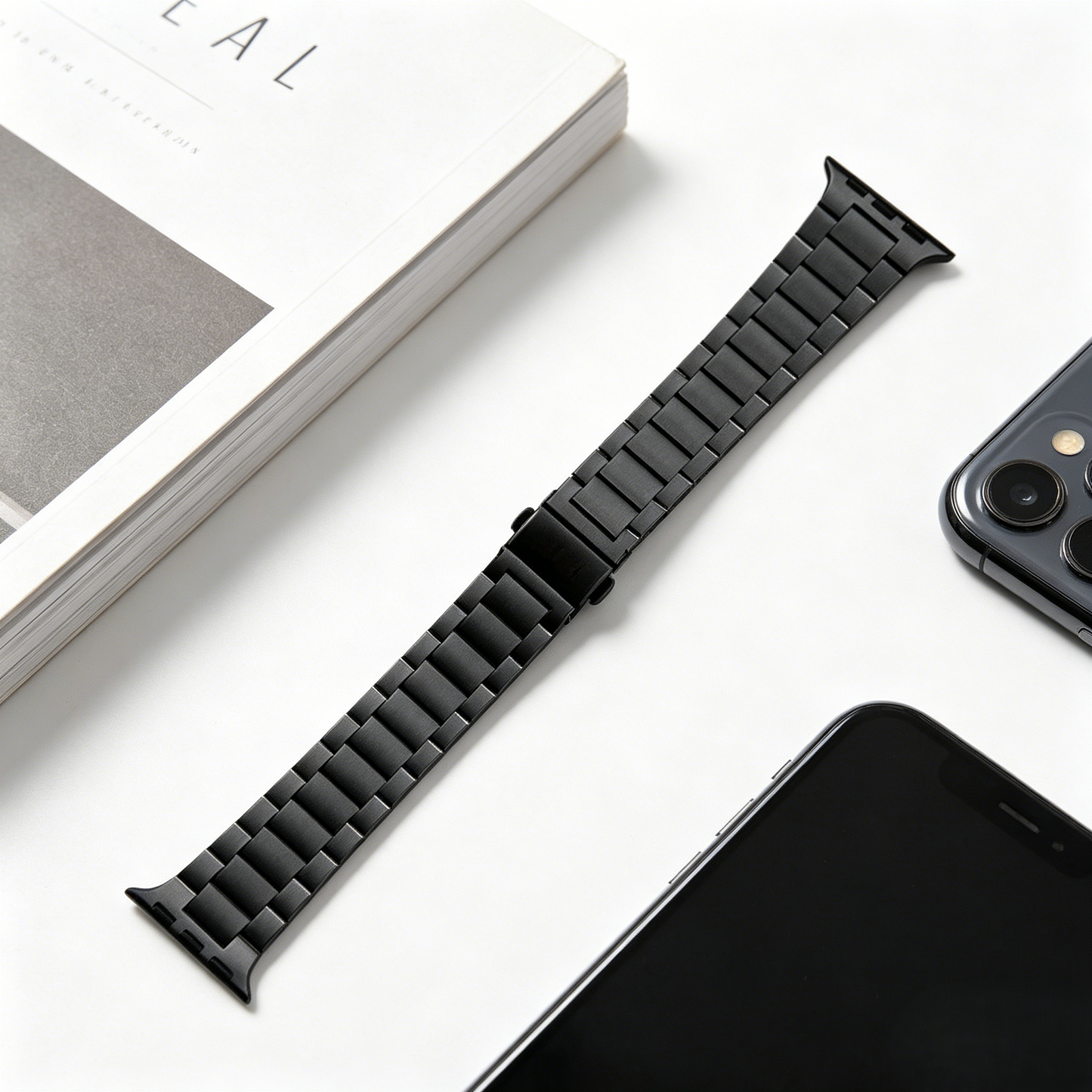 Front view of Classic 3-Link Black Band