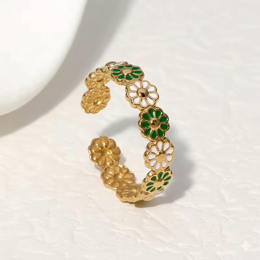 Green & White Daisy Ring