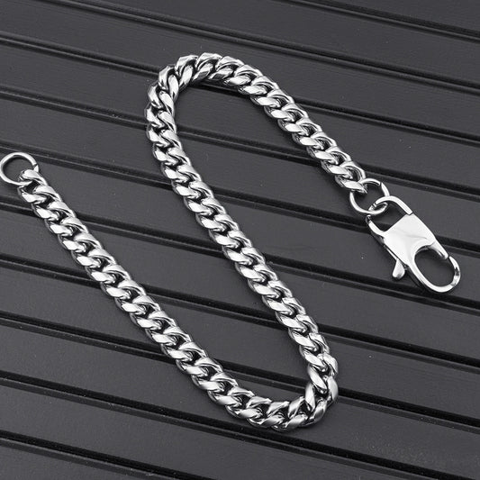 Close up of Mens Cuban Chain Bracelet