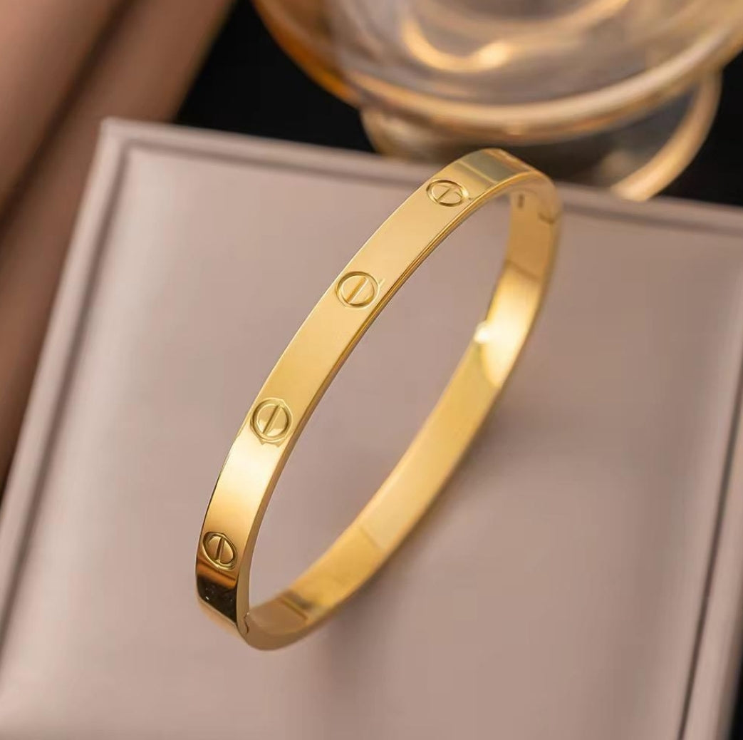Classic Gold Lock Bracelet