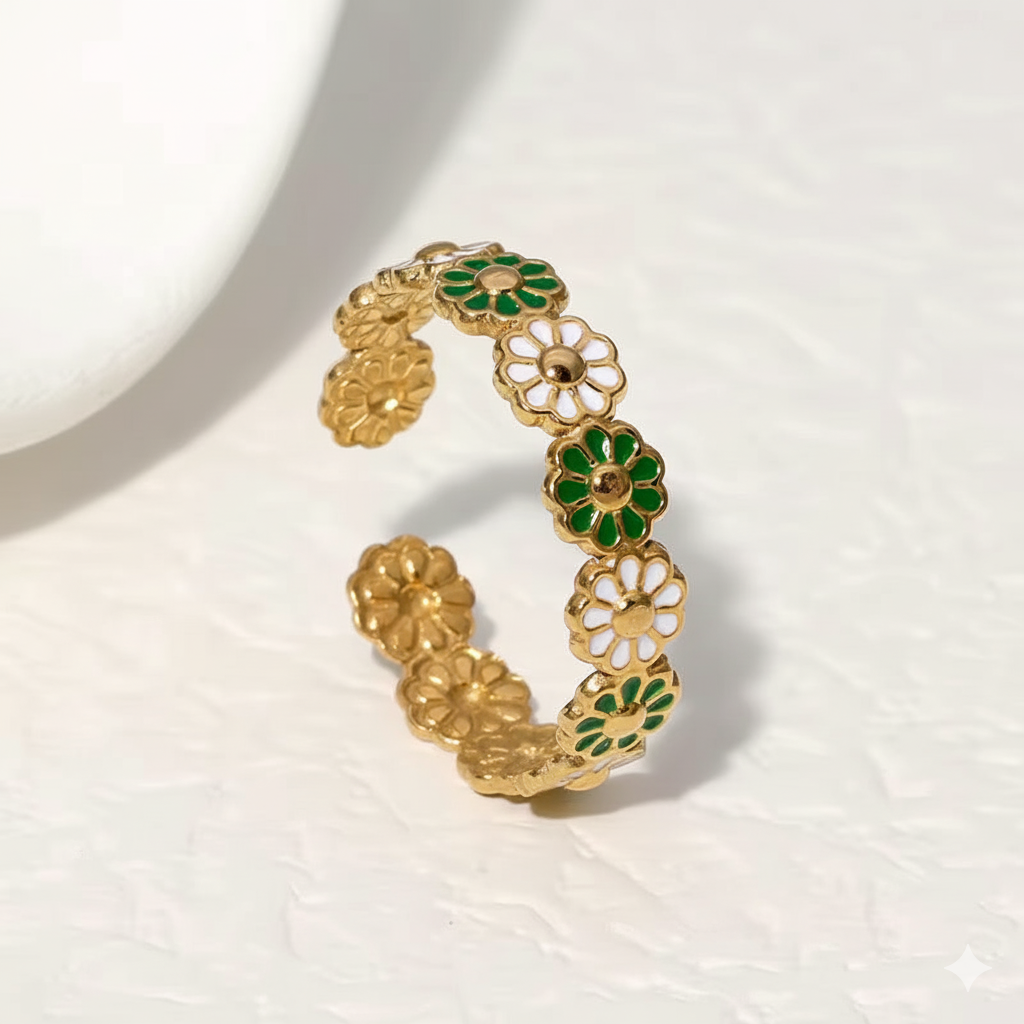 Green & White Daisy Ring