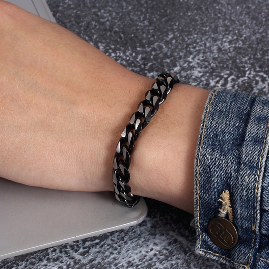 Man Wearing Mens Black Curb Chain Bracelet
