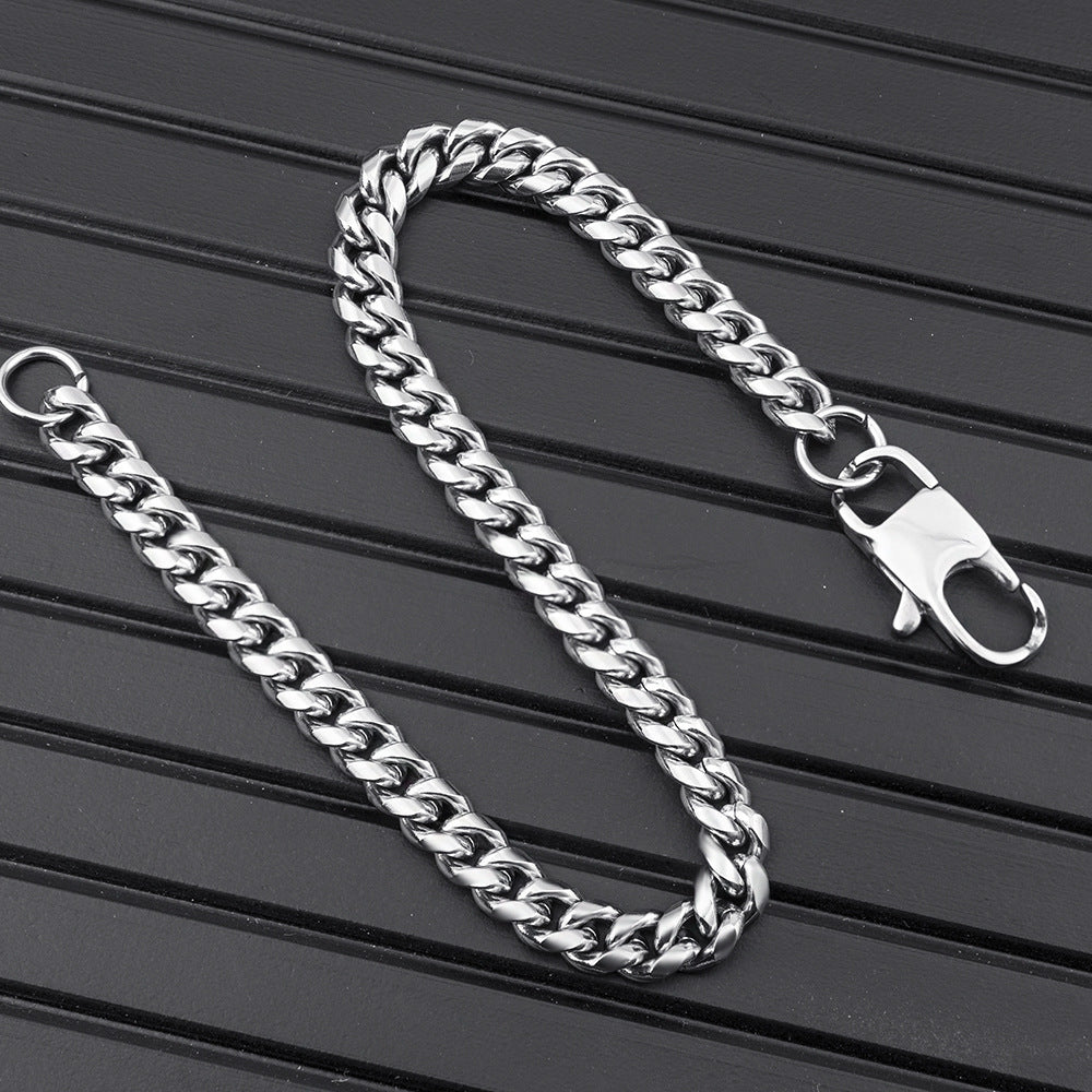Close up of Mens Cuban Chain Bracelet
